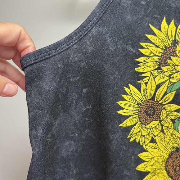 Sunflower Graphic Muscle Tee - Black - Picture 5 of 5